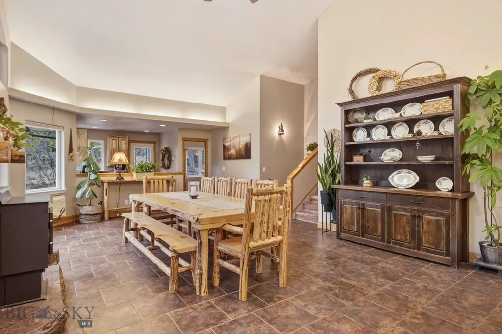 14300 Cambridge Road Bonner MT 59823