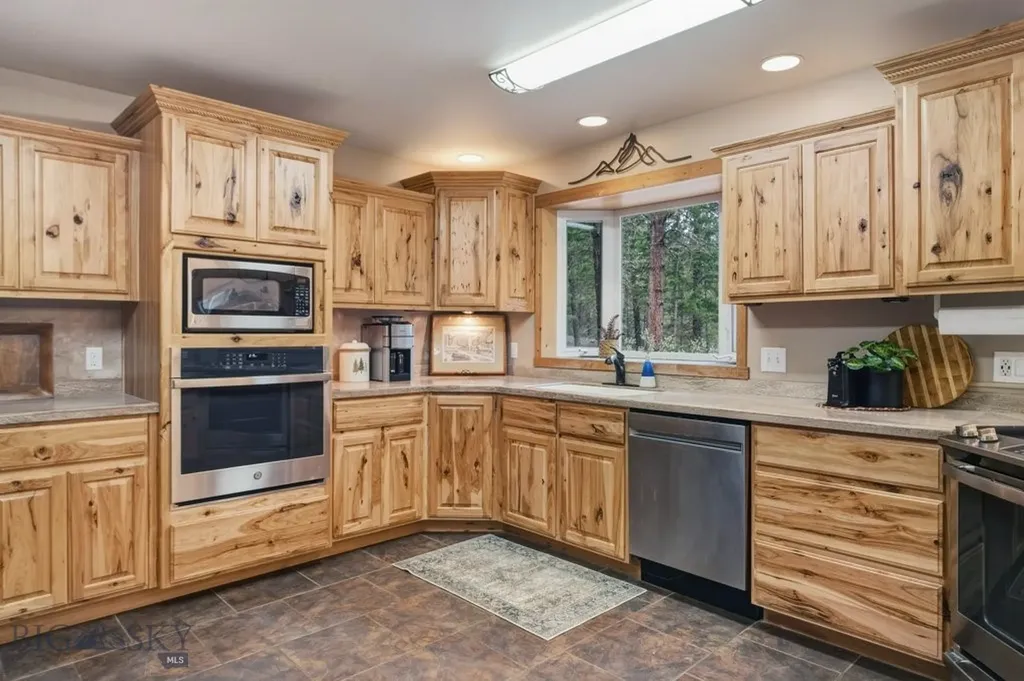 14300 Cambridge Road Bonner MT 59823