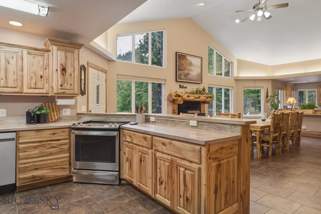 14300 Cambridge Road Bonner MT 59823
