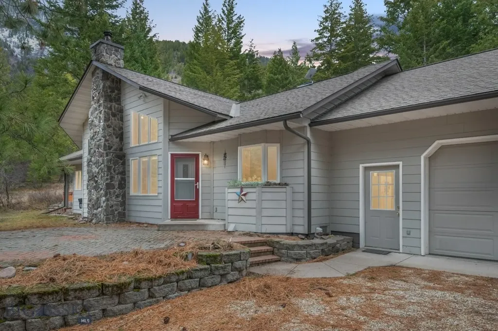 14300 Cambridge Road Bonner MT 59823