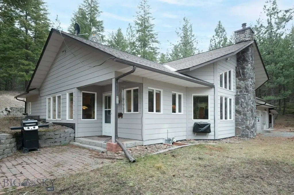 14300 Cambridge Road Bonner MT 59823