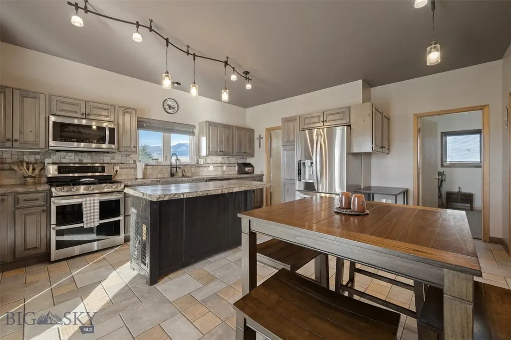110 Mountain View Lane Deer Lodge MT 59722