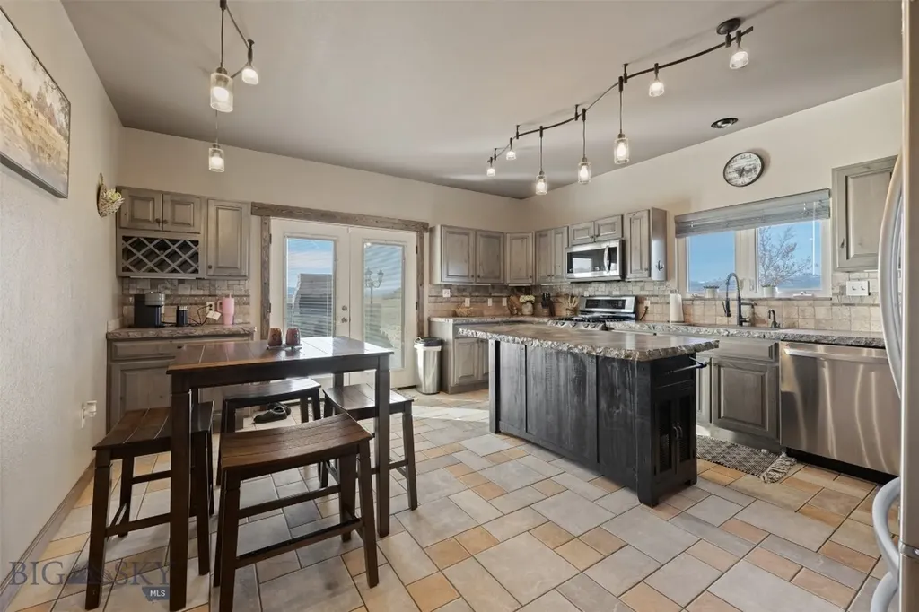 110 Mountain View Lane Deer Lodge MT 59722