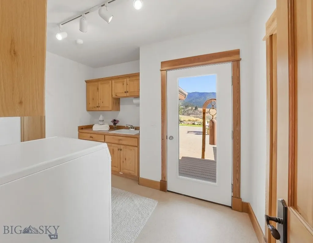585 Wildrose Lane Bozeman MT 59715