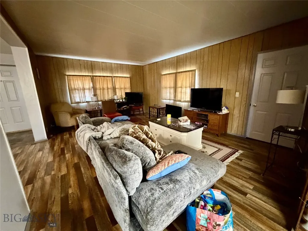 1023 Montana Avenue Deer Lodge MT 59722