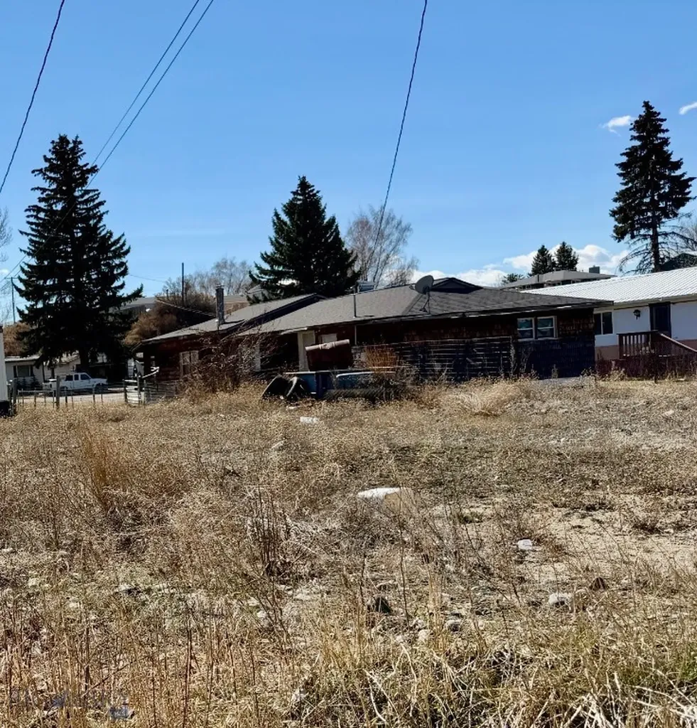 1023 Montana Avenue Deer Lodge MT 59722