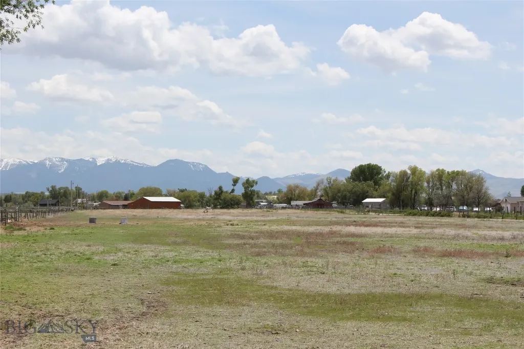 160 Sullivan Dillon MT 59725