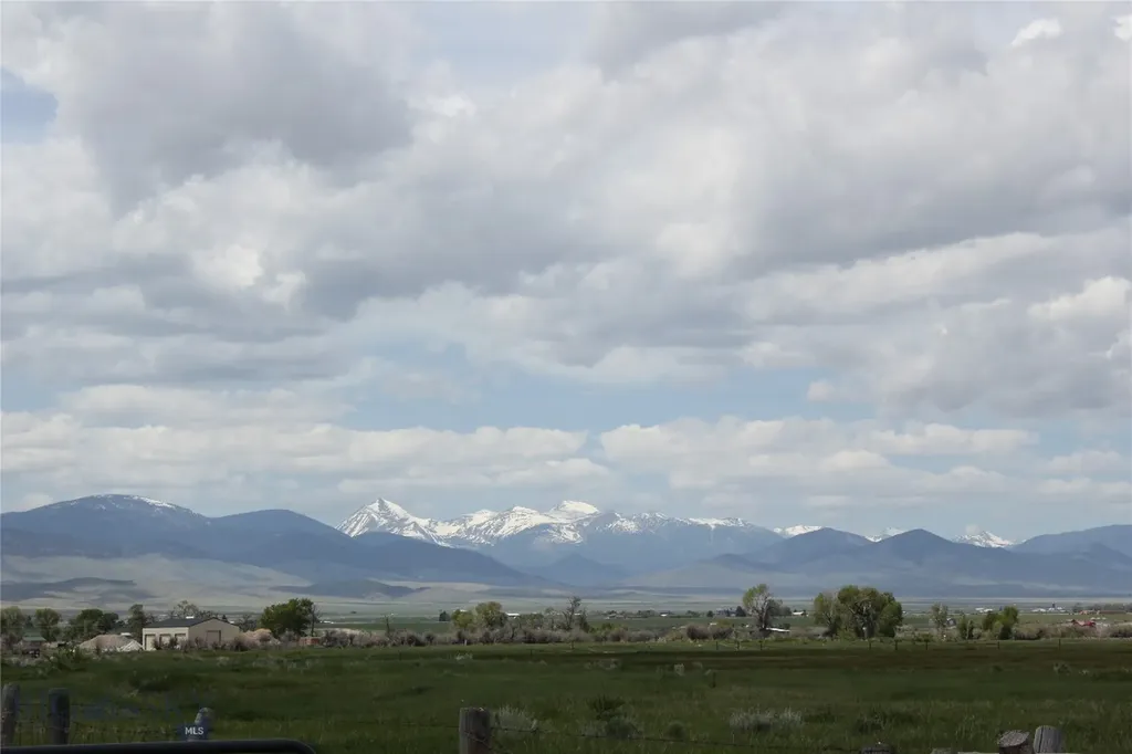 160 Sullivan Dillon MT 59725