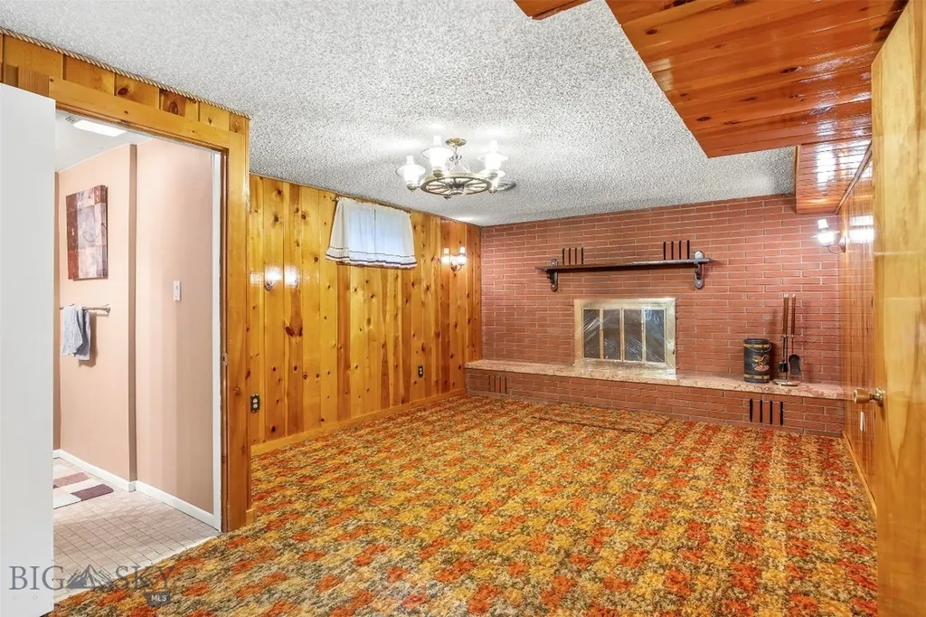 2740 Wharton Butte MT 59701