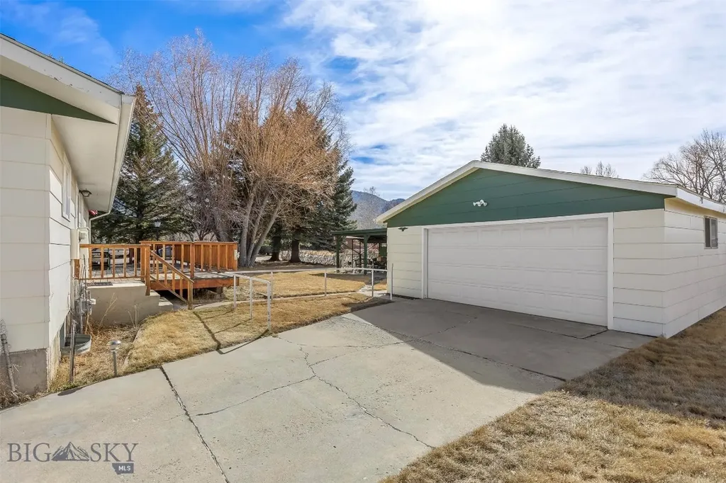 2740 Wharton Butte MT 59701