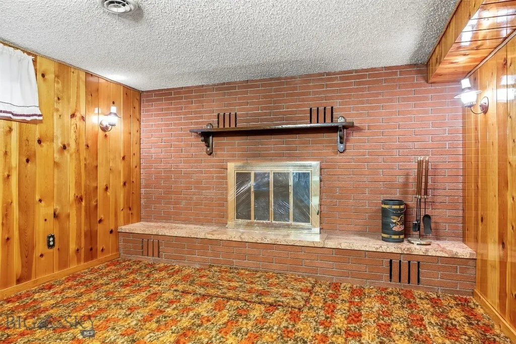 2740 Wharton Butte MT 59701