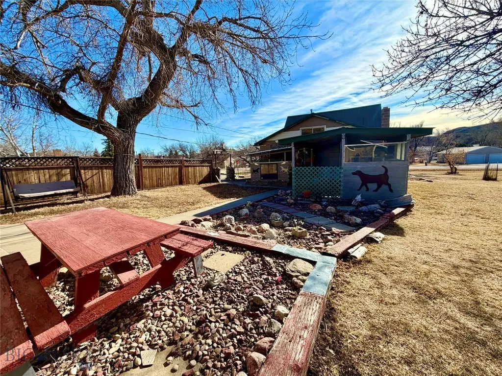 1122 Saint Charles Street Fort Benton MT 59442