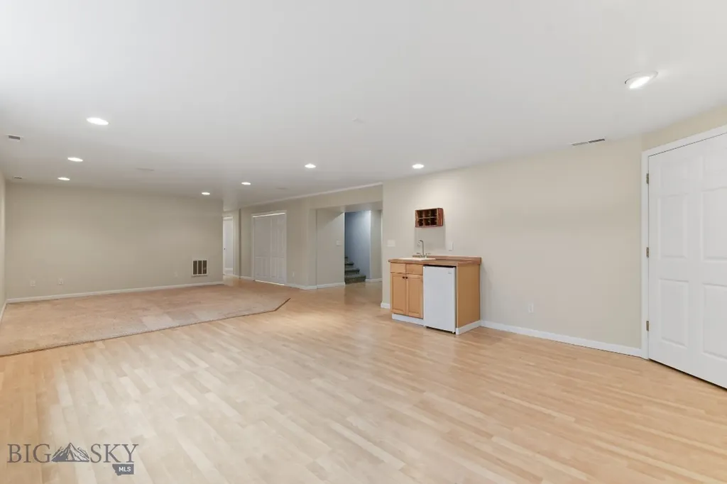 328 35th Avenue NE Great Falls MT 59404