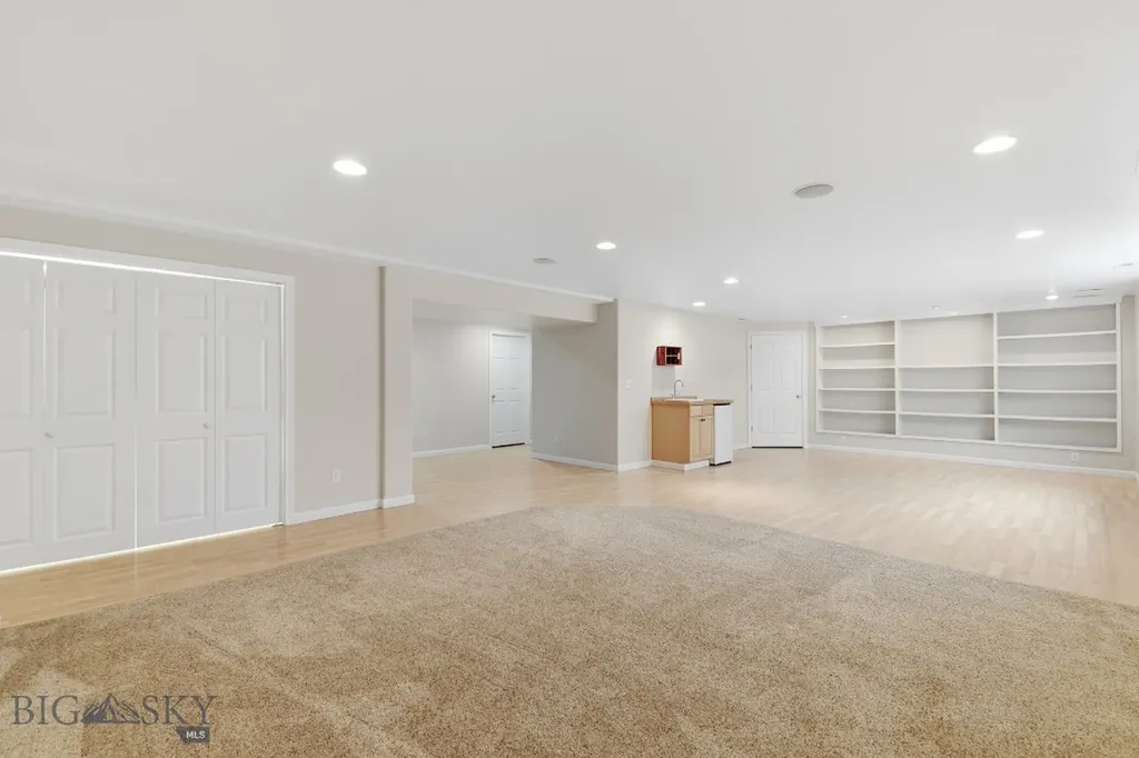 328 35th Avenue NE Great Falls MT 59404