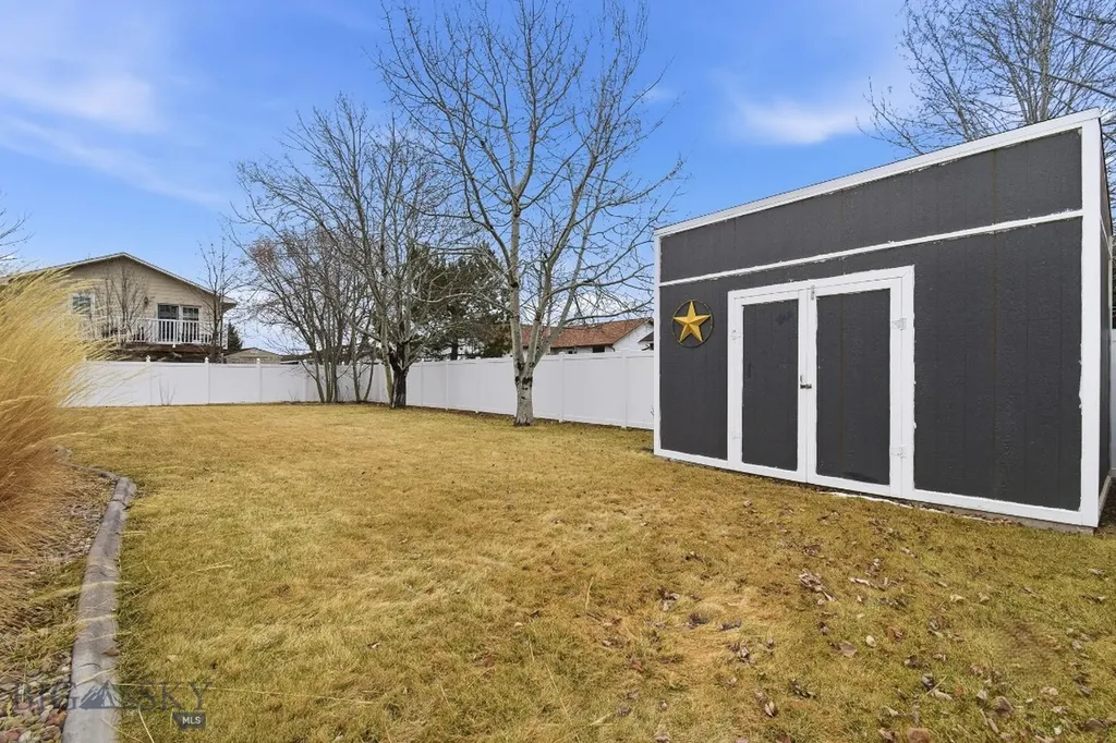 328 35th Avenue NE Great Falls MT 59404