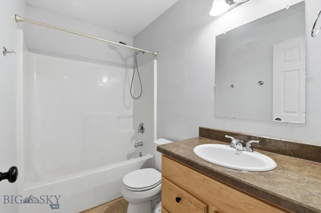 328 35th Avenue NE Great Falls MT 59404