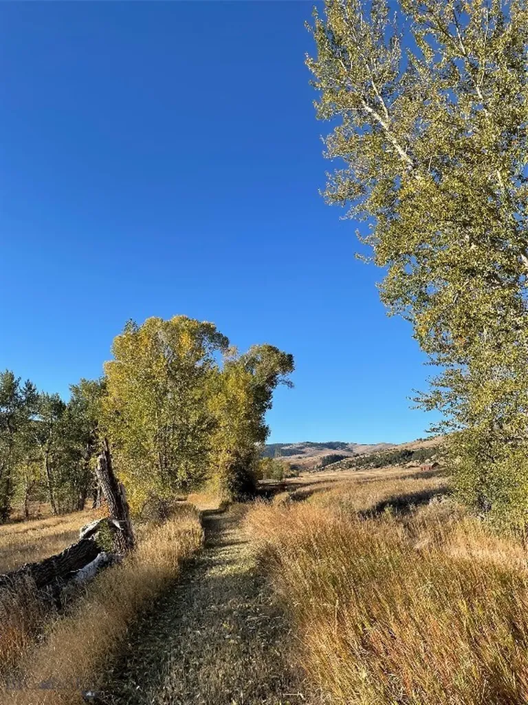 179 Montana Ranch Trail Road Gallatin Gateway MT 59730