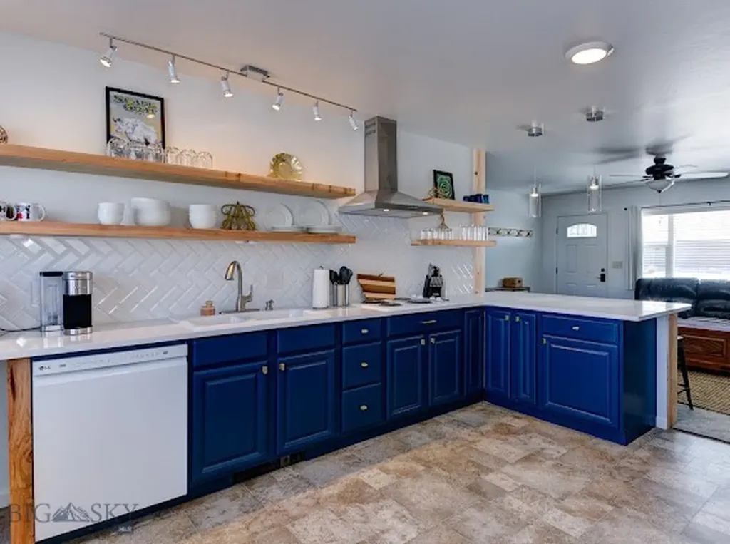 305 Lathrop Street W Clyde Park MT 59018