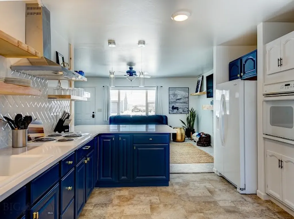 305 Lathrop Street W Clyde Park MT 59018