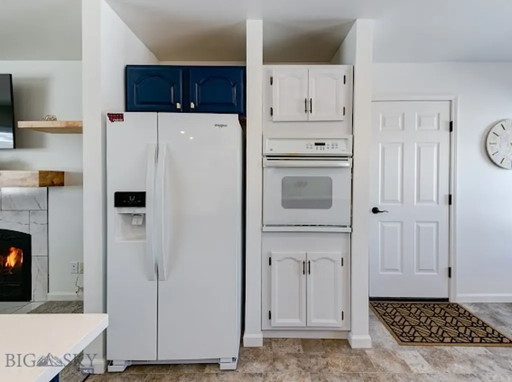 305 Lathrop Street W Clyde Park MT 59018