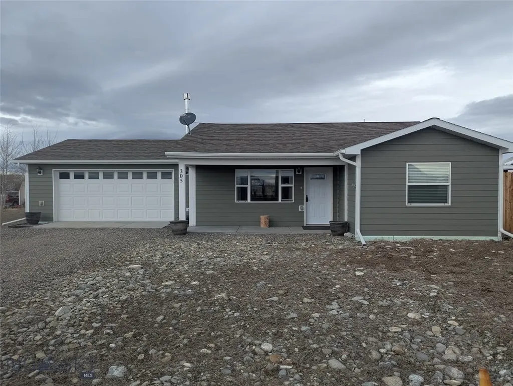 305 Lathrop Street W Clyde Park MT 59018