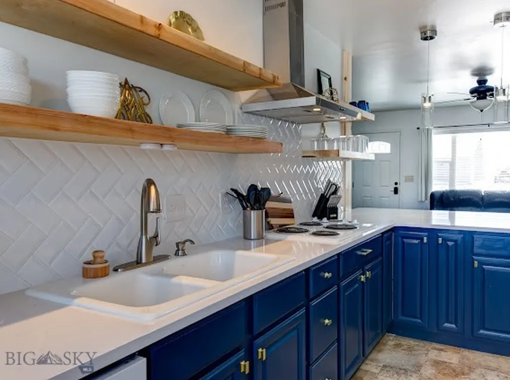 305 Lathrop Street W Clyde Park MT 59018