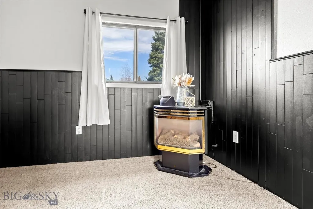 2422 Argyle Butte MT 59701