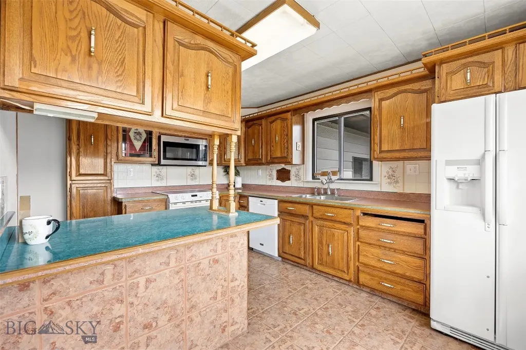 2422 Argyle Butte MT 59701