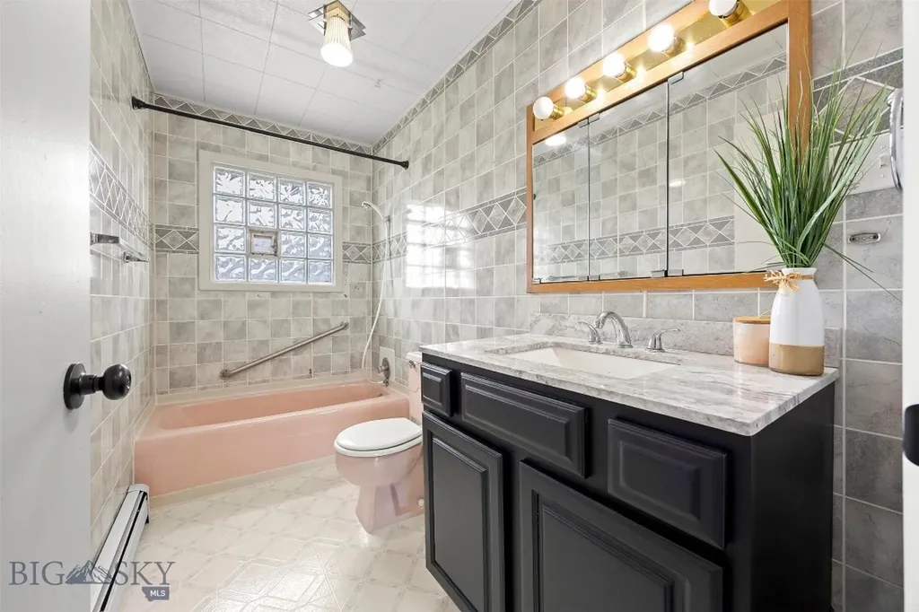 2422 Argyle Butte MT 59701