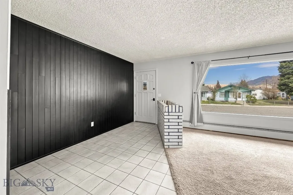 2422 Argyle Butte MT 59701