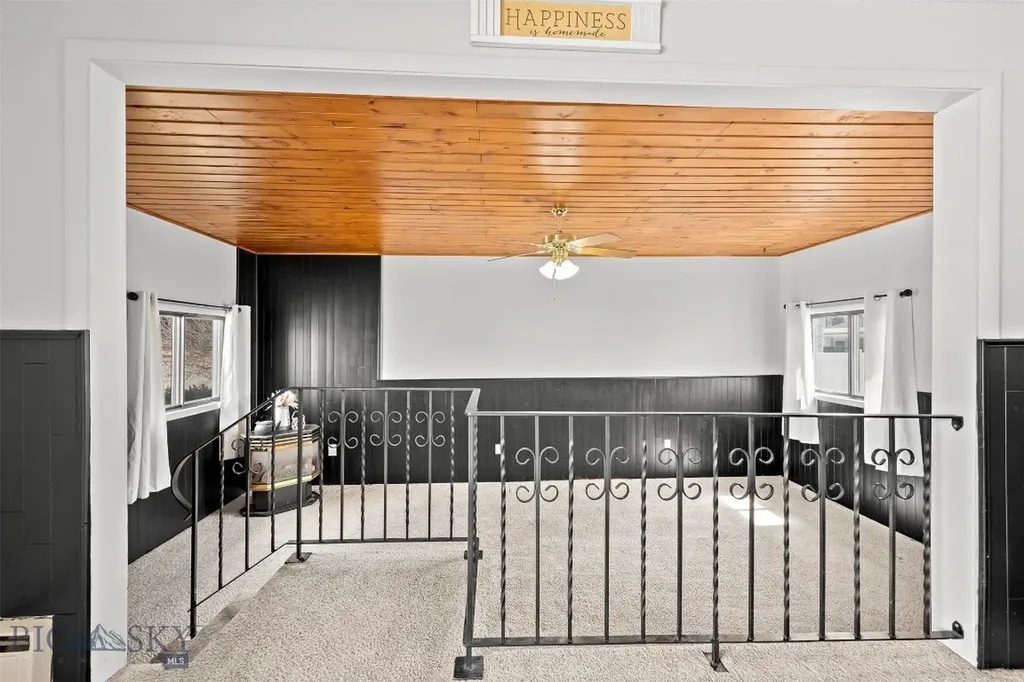 2422 Argyle Butte MT 59701