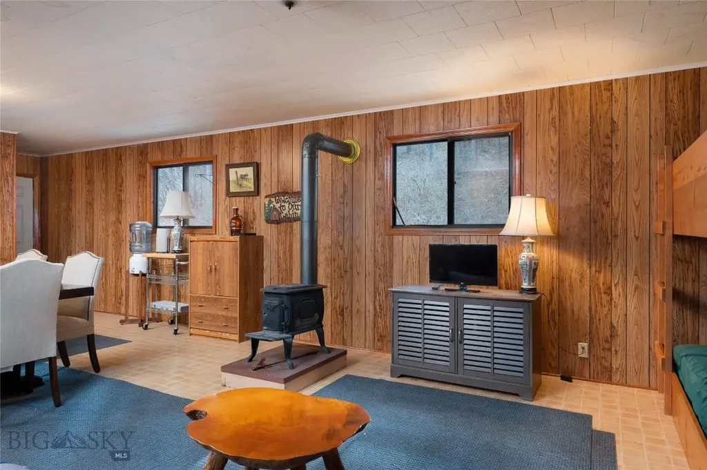 1 Seven Point Road Livingston MT 59047
