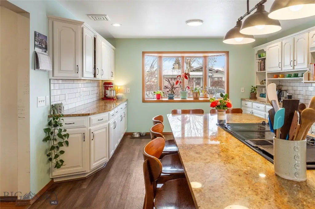 1920 Aberdeen Butte MT 59701