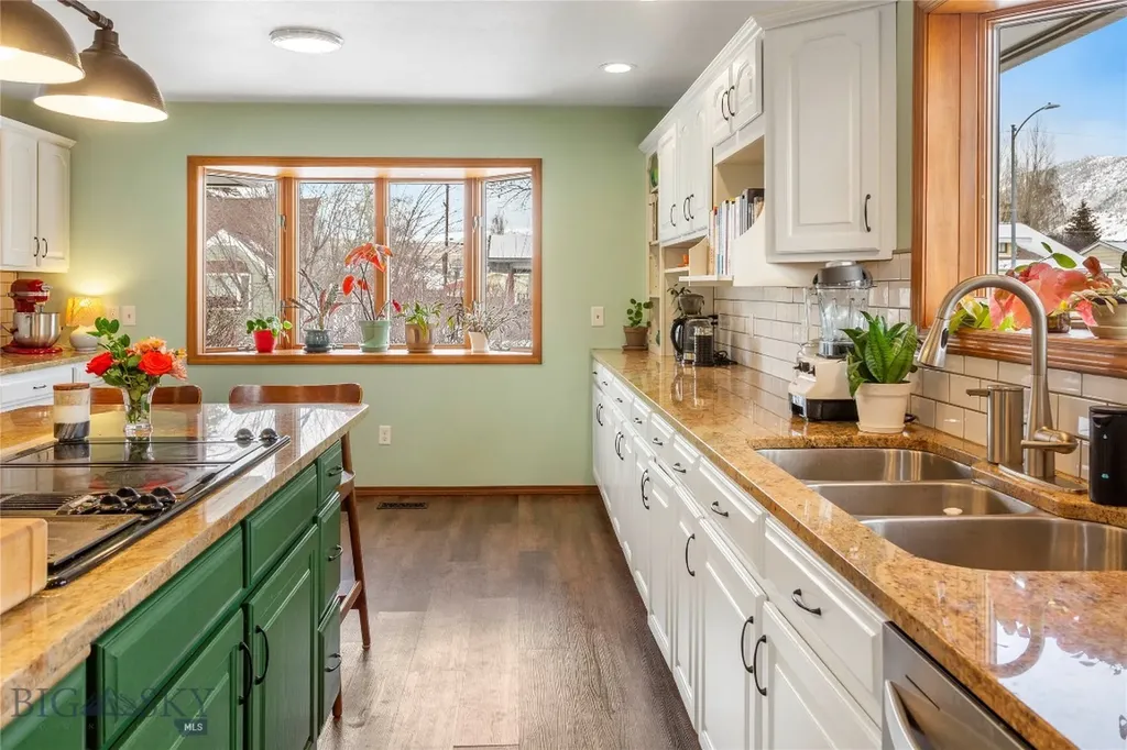 1920 Aberdeen Butte MT 59701
