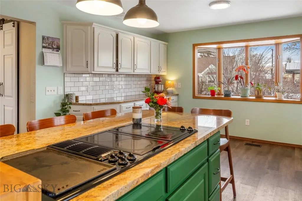 1920 Aberdeen Butte MT 59701