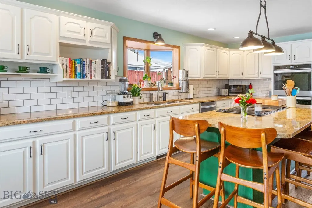 1920 Aberdeen Butte MT 59701