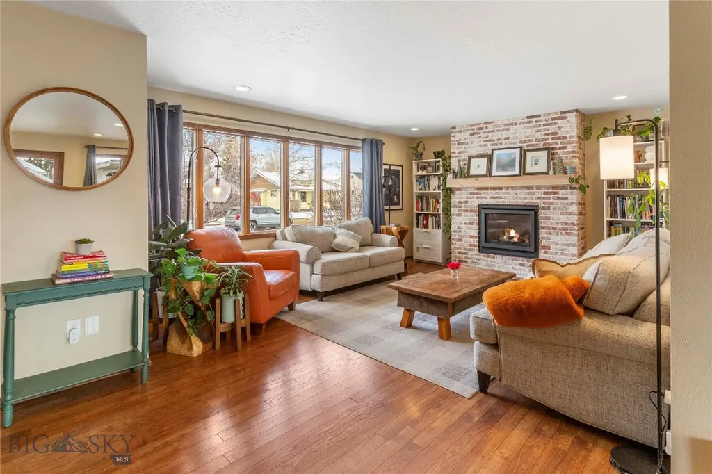 1920 Aberdeen Butte MT 59701