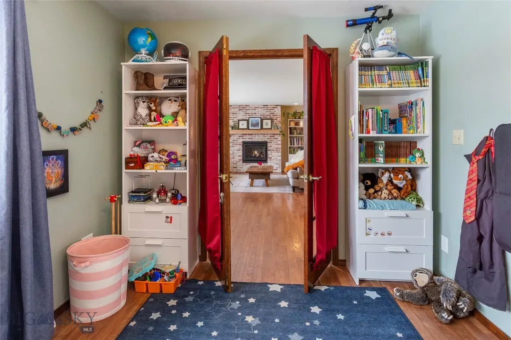 1920 Aberdeen Butte MT 59701