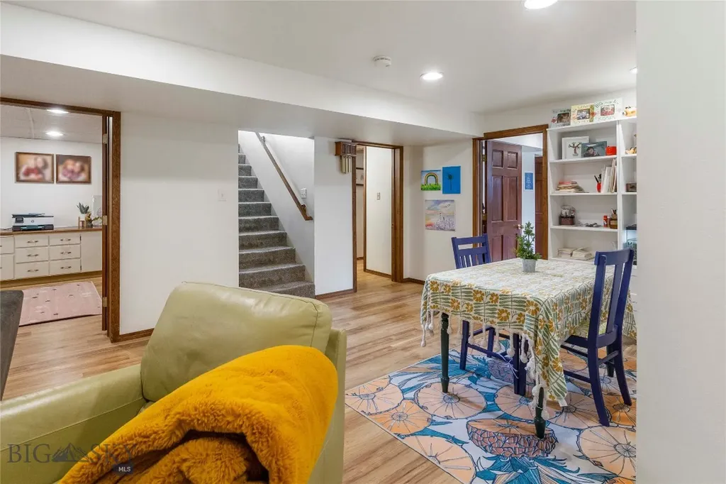 1920 Aberdeen Butte MT 59701