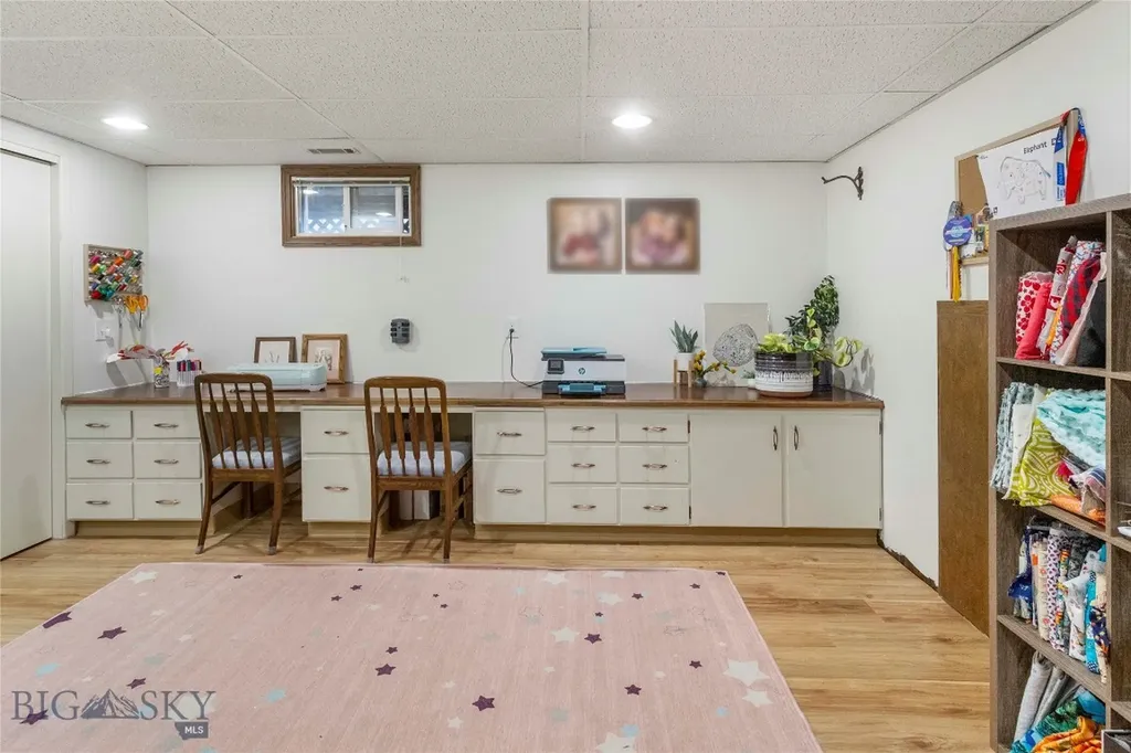 1920 Aberdeen Butte MT 59701