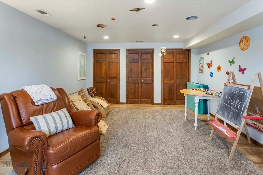 1920 Aberdeen Butte MT 59701