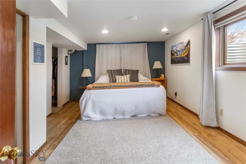 1920 Aberdeen Butte MT 59701