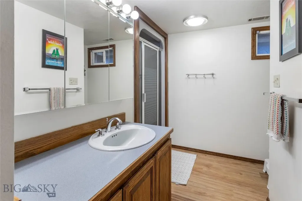 1920 Aberdeen Butte MT 59701