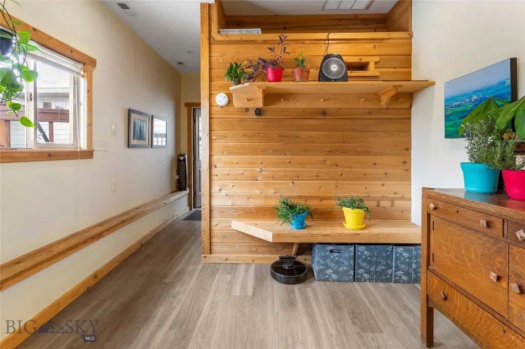 1920 Aberdeen Butte MT 59701