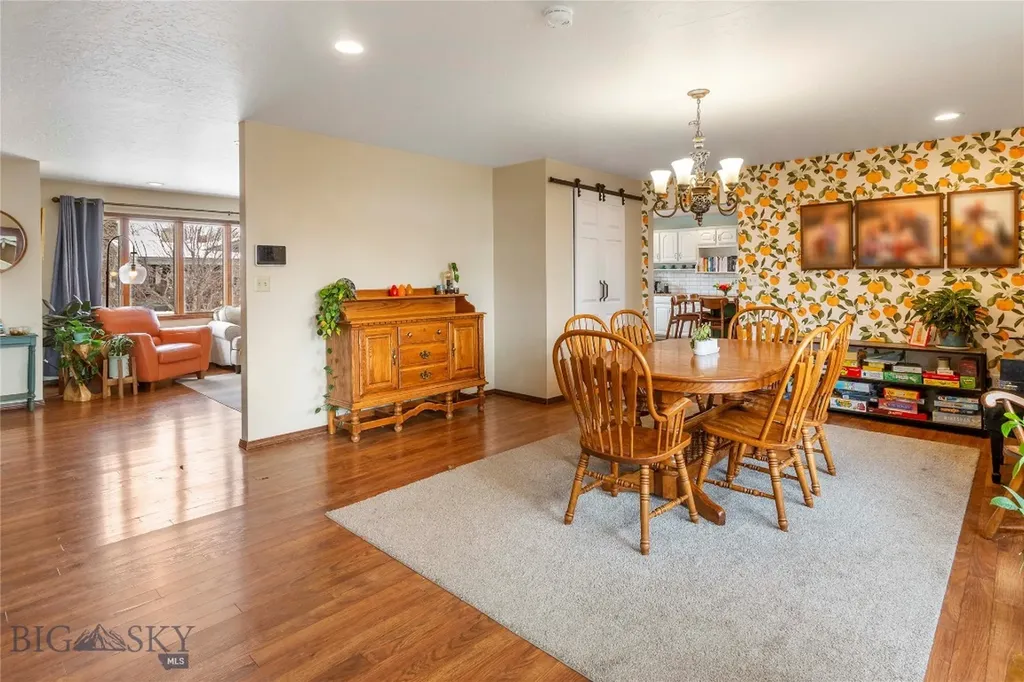 1920 Aberdeen Butte MT 59701