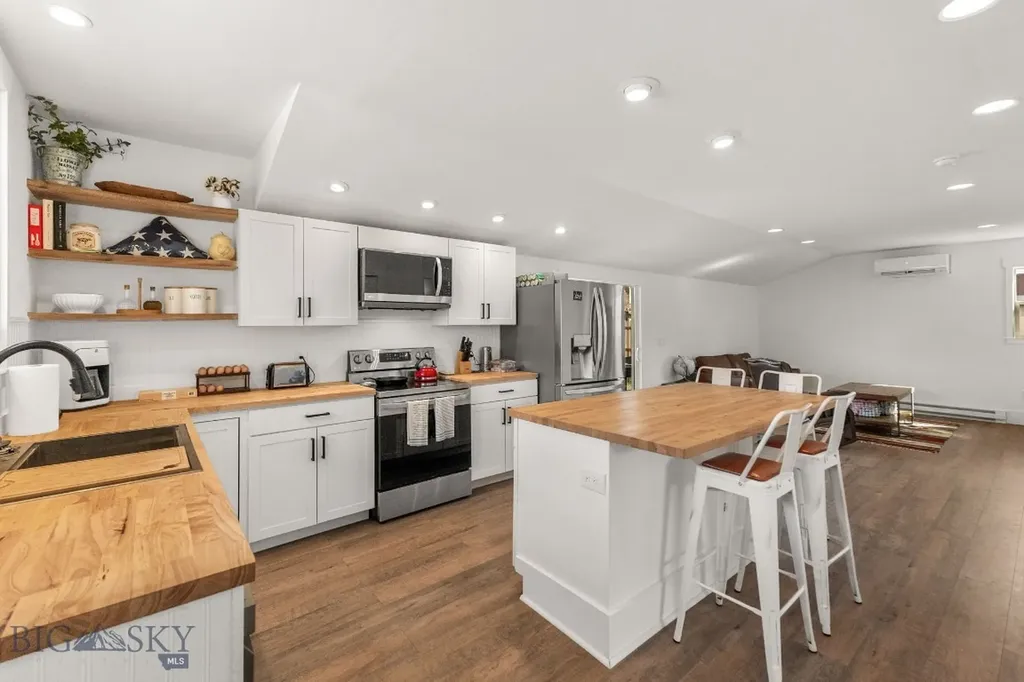 209 Bozeman Street Gallatin Gateway MT 59730