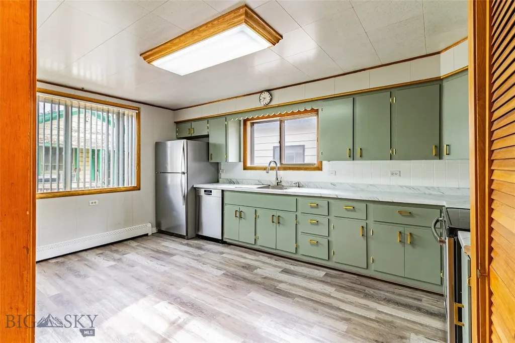 1044 S Wyoming Street Butte MT 59701