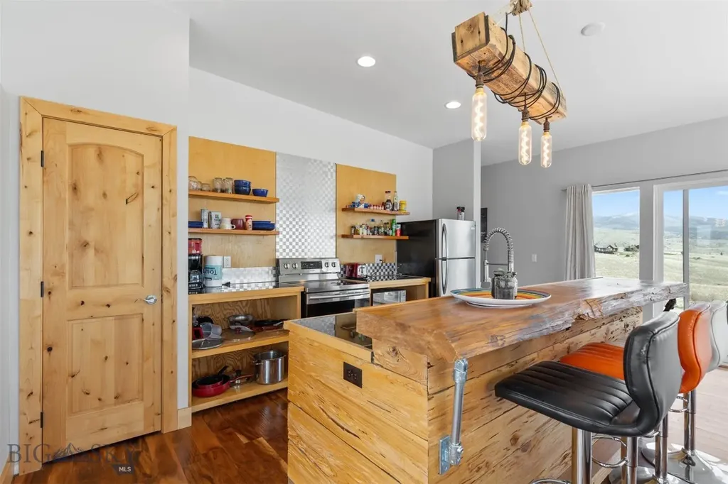 120 Arcturus Drive Emigrant MT 59027