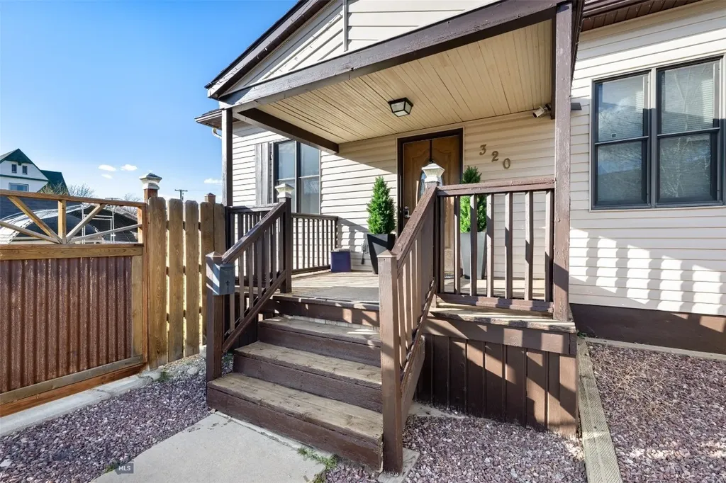 320 & 318 W 3rd Street Anaconda MT 59711