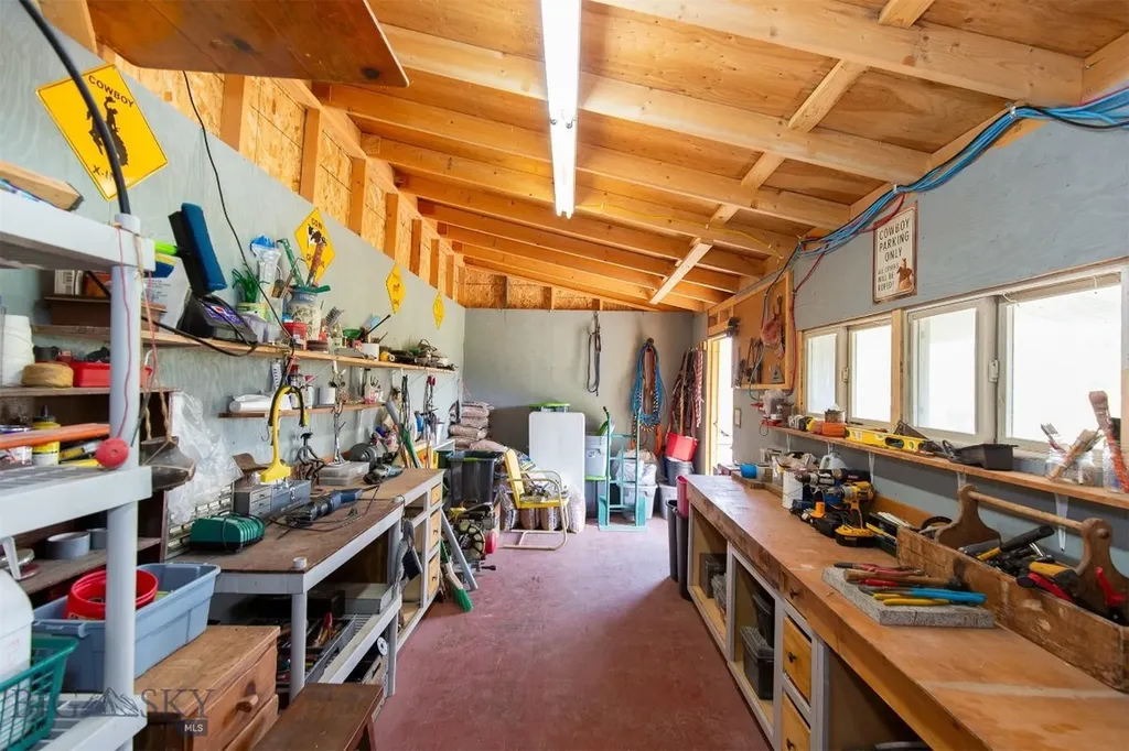 49 Redtail Hawk Road Mcallister MT 59740